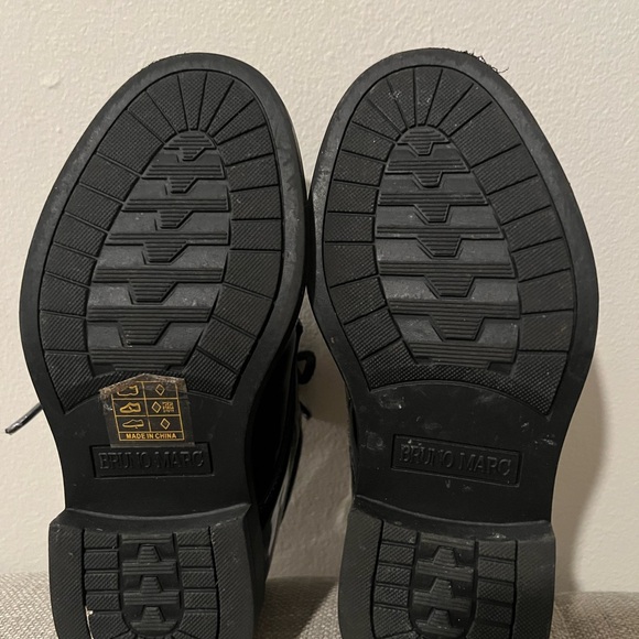 Sleek Black Patent Leather Men's Oxfords - Picture 4 of 5